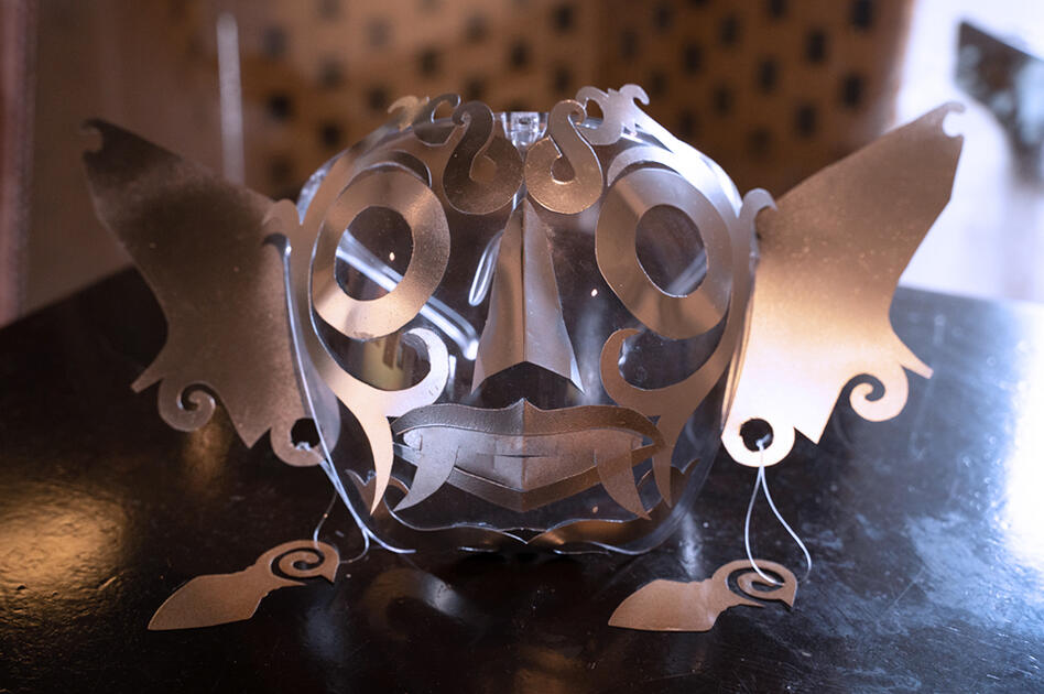 Hudo' II (2022) Mixed Media, 25cm x 15cm